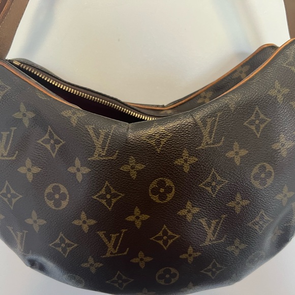 Louis Vuitton Croissant Bag (MM SIZE) - Picture 5 of 6